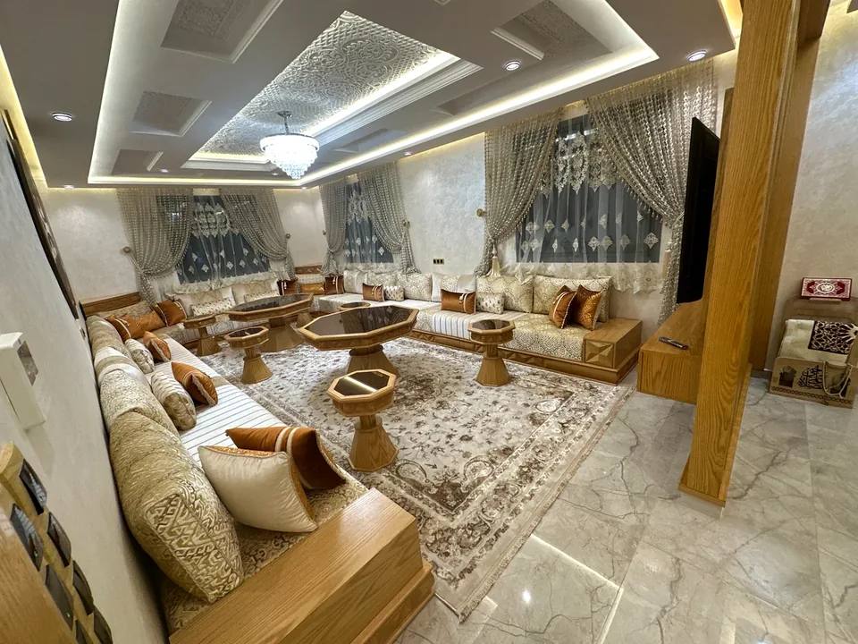 Aménagement de salon et décoration sur mesure par Art Déco Faissal à Guelmim