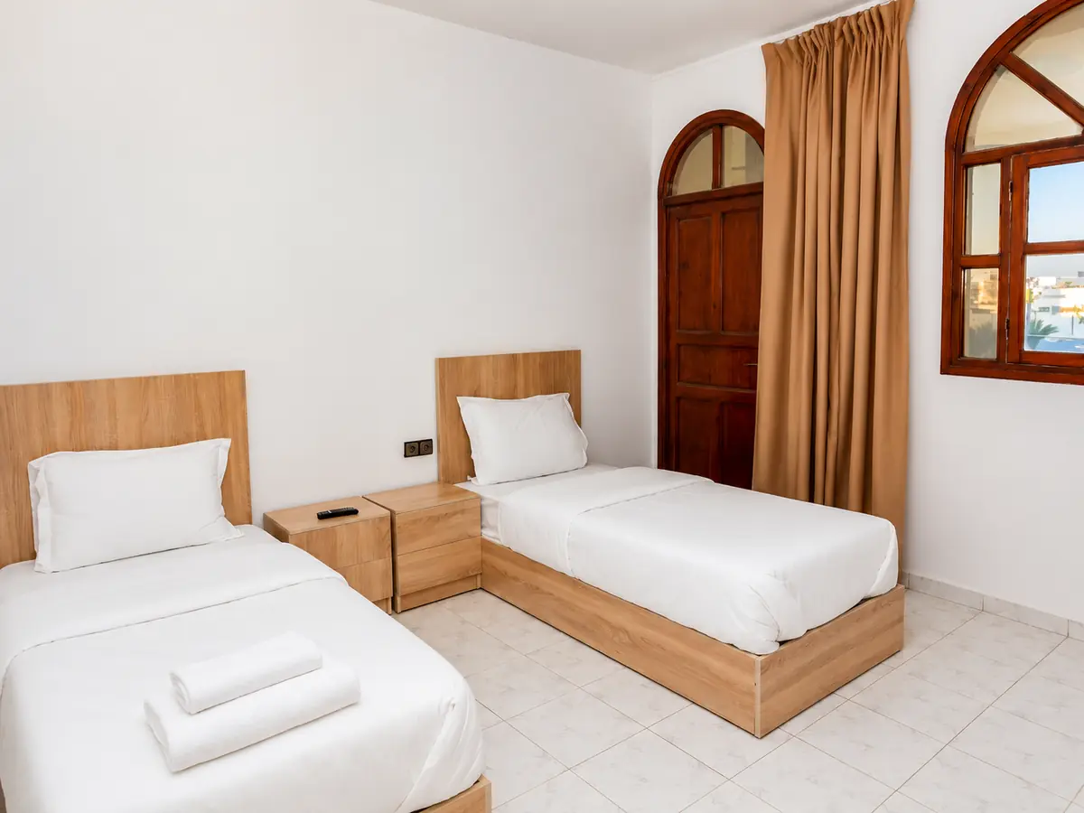 Chambre twin avec deux lits à Erraha Hôtel Dakhla