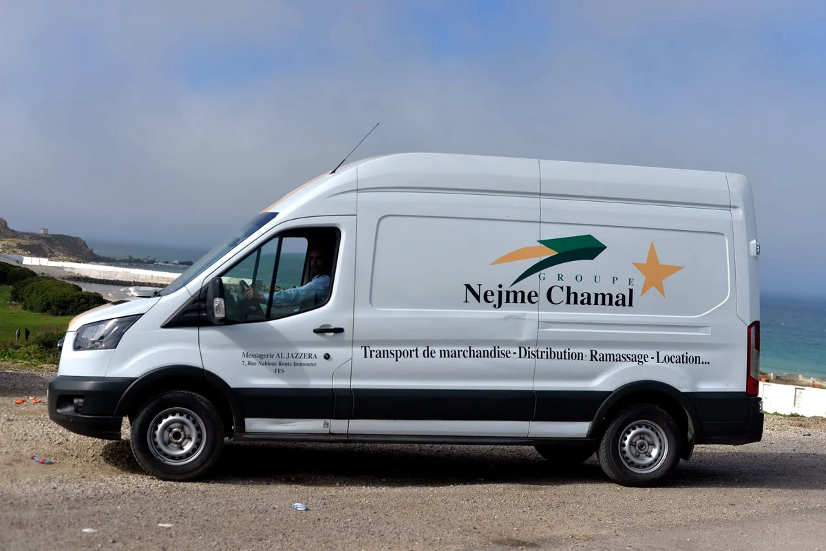 Véhicule de messagerie Nejme Chamal