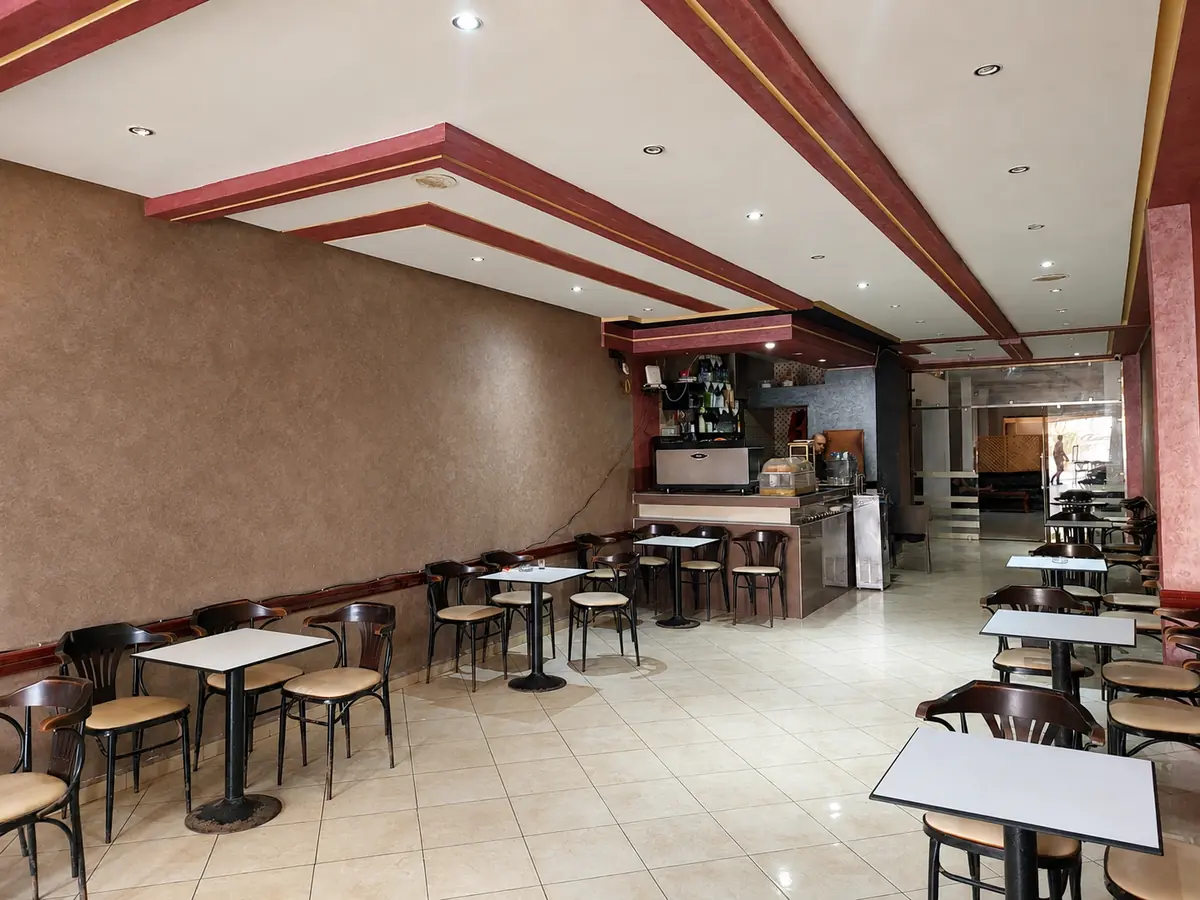 Intérieur du café-restaurant Erraha à Dakhla